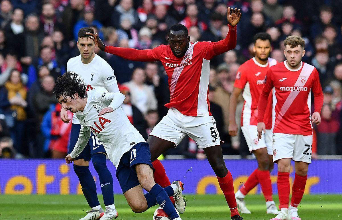 国际米兰提前蓄力，费耶诺德赛程宽松，剑桥联前景堪忧